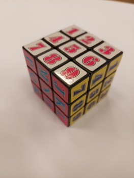 Kubik rubik skaičiai ir raidės